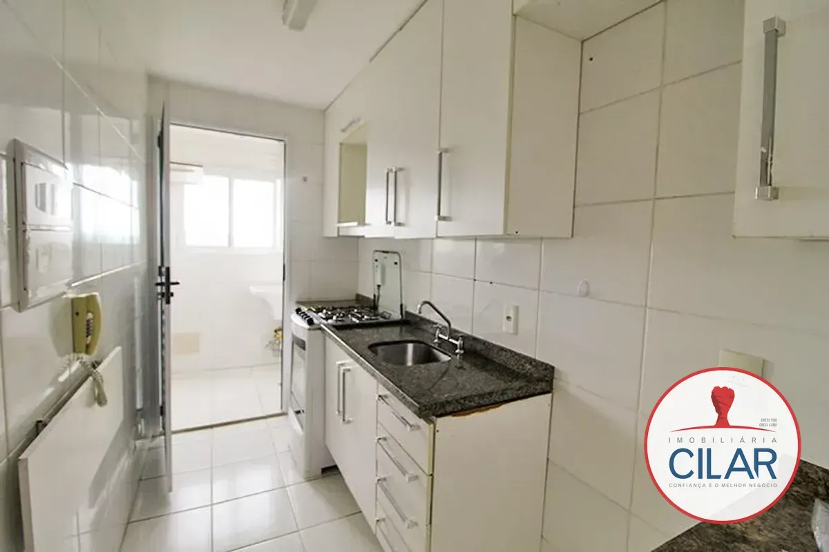 2-bedroom apartment in a building with a gym — photo 3