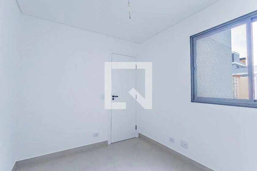 Balcony with a grill in a one-bedroom apartment, 35 m² — photo 33