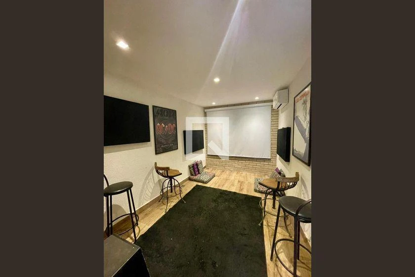 Furnished apartment, 492 m², with a glass-enclosed balcony — photo 30