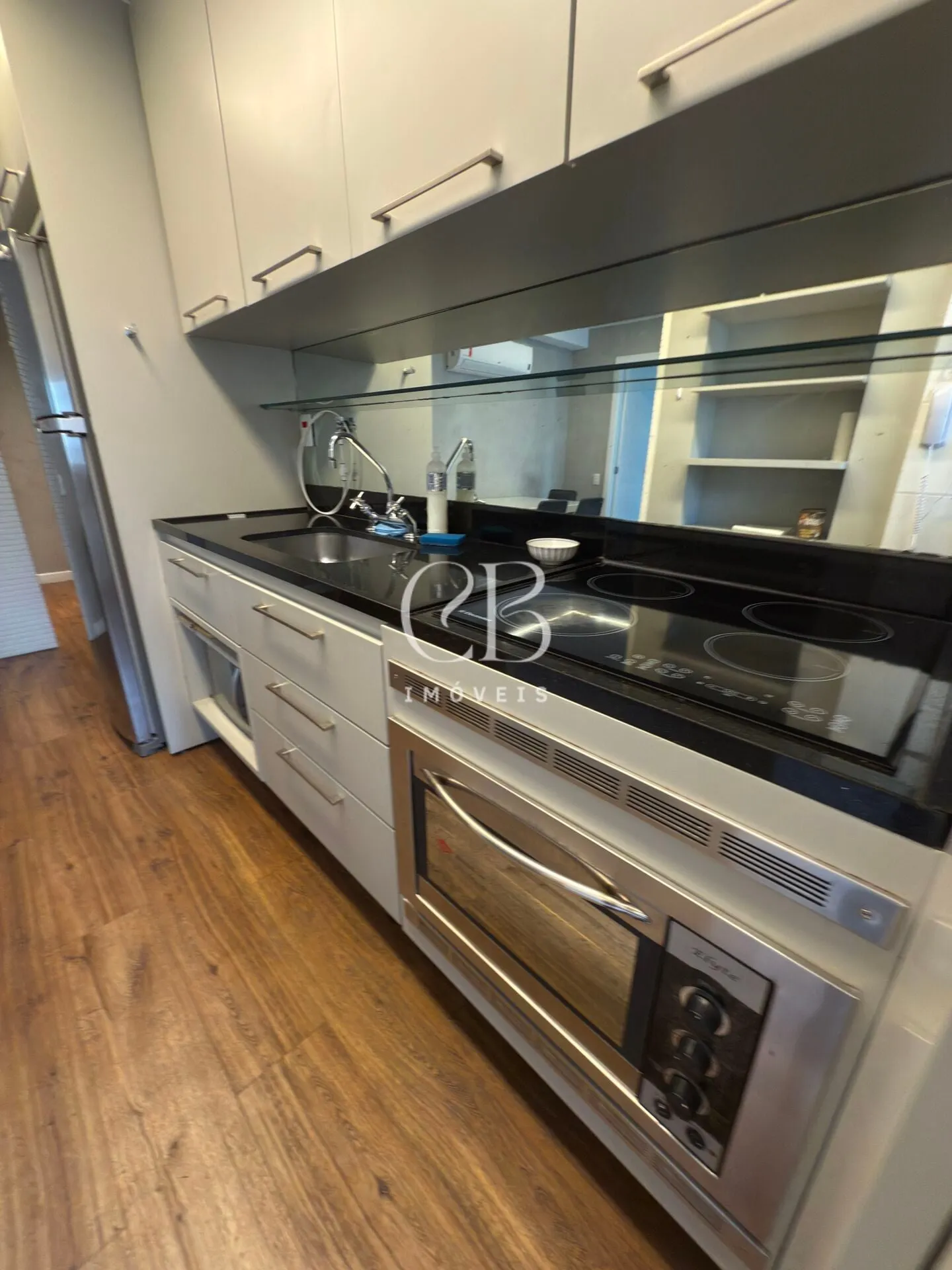 Furnished 2-bedroom apartment with en-suite bathrooms — photo 38