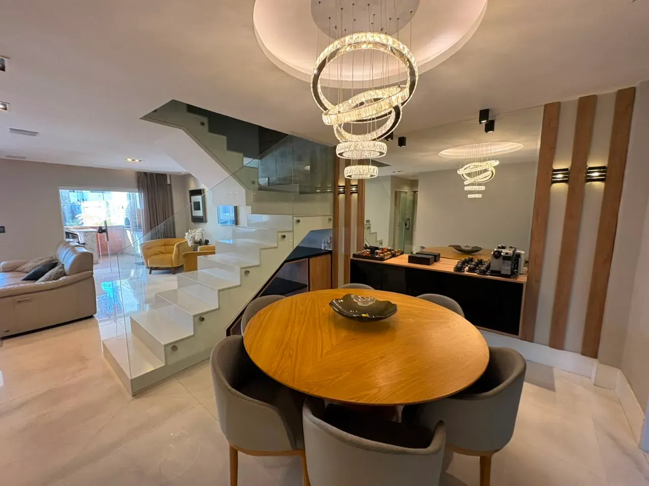 Furnished 266 m² house with 6 bedrooms and balcony grill — photo 7