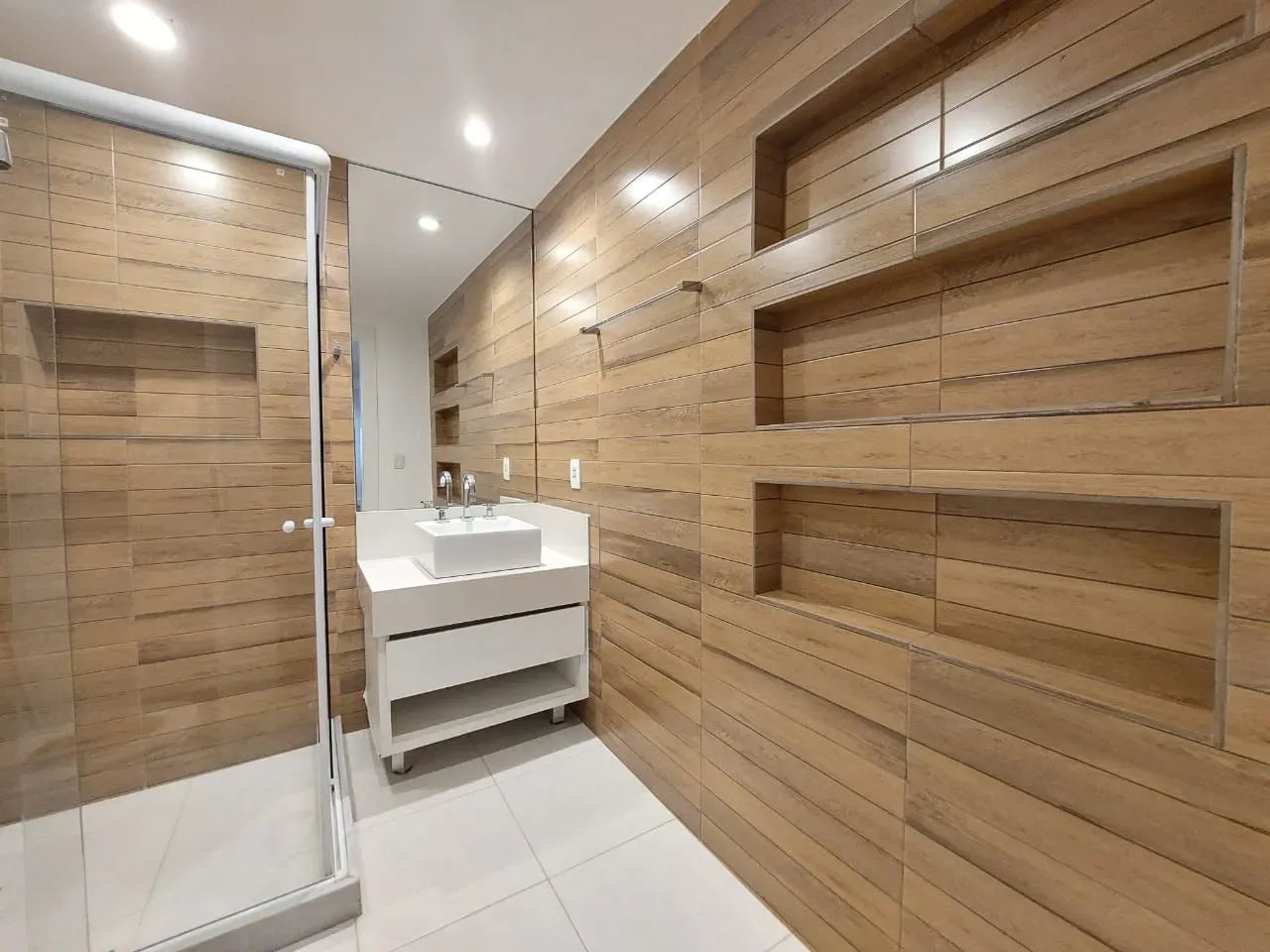 Apartamento com 4 quartos e 5 banheiros, com ar-condicionado — photo 30
