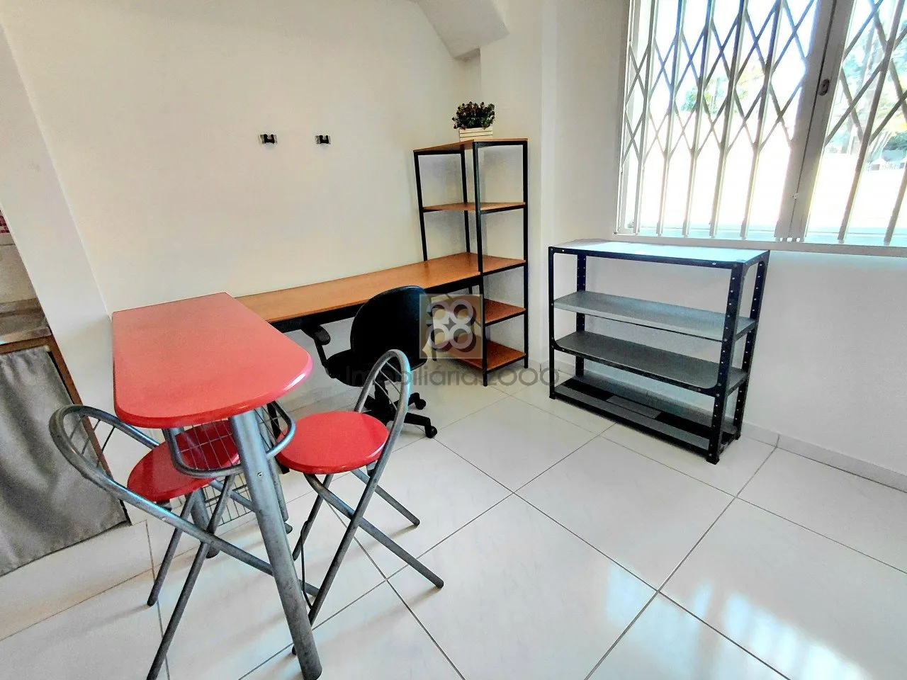 Furnished 1-bedroom apartment with shared laundry — photo 7