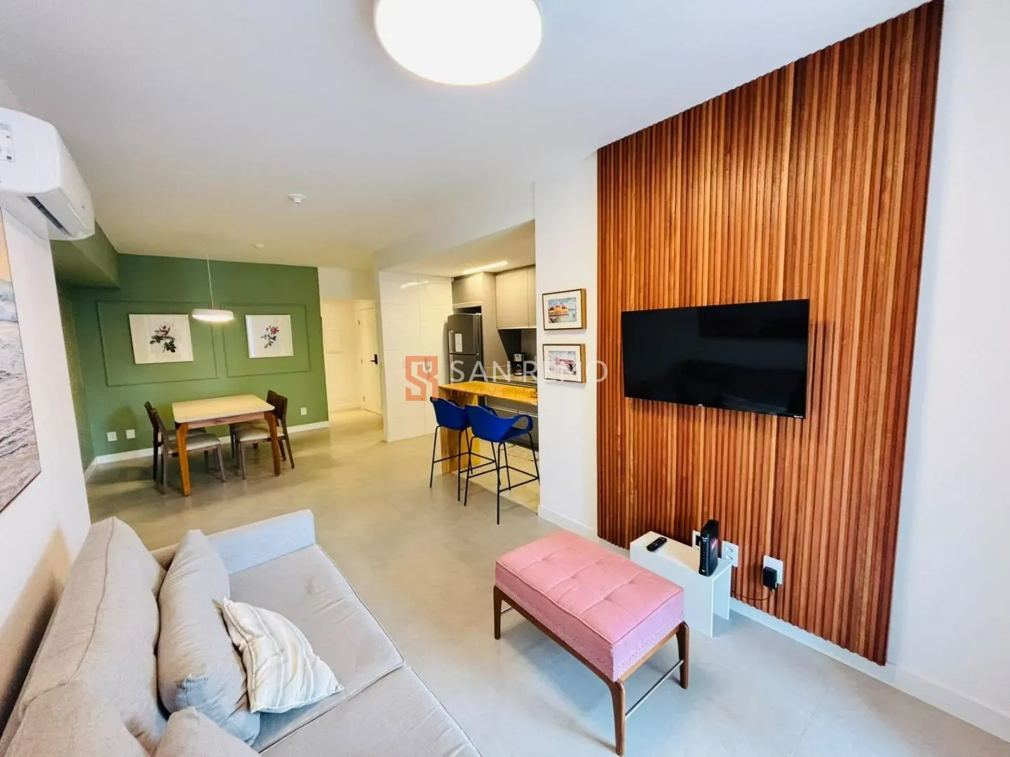 Furnished apartment, 100 m², with floor-to-ceiling windows — photo 19