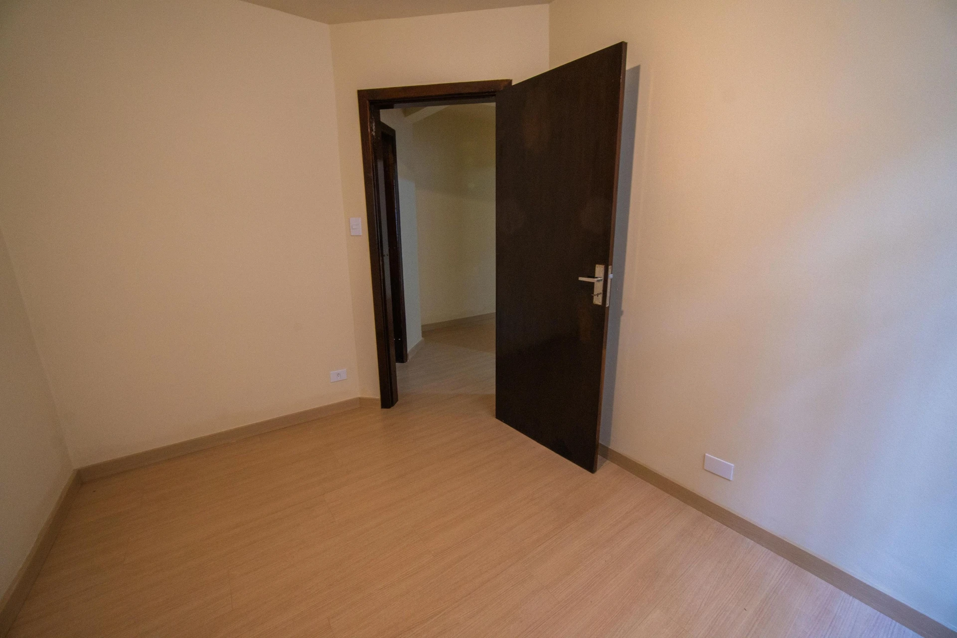 2-bedroom apartment with wood or laminate floors — photo 31