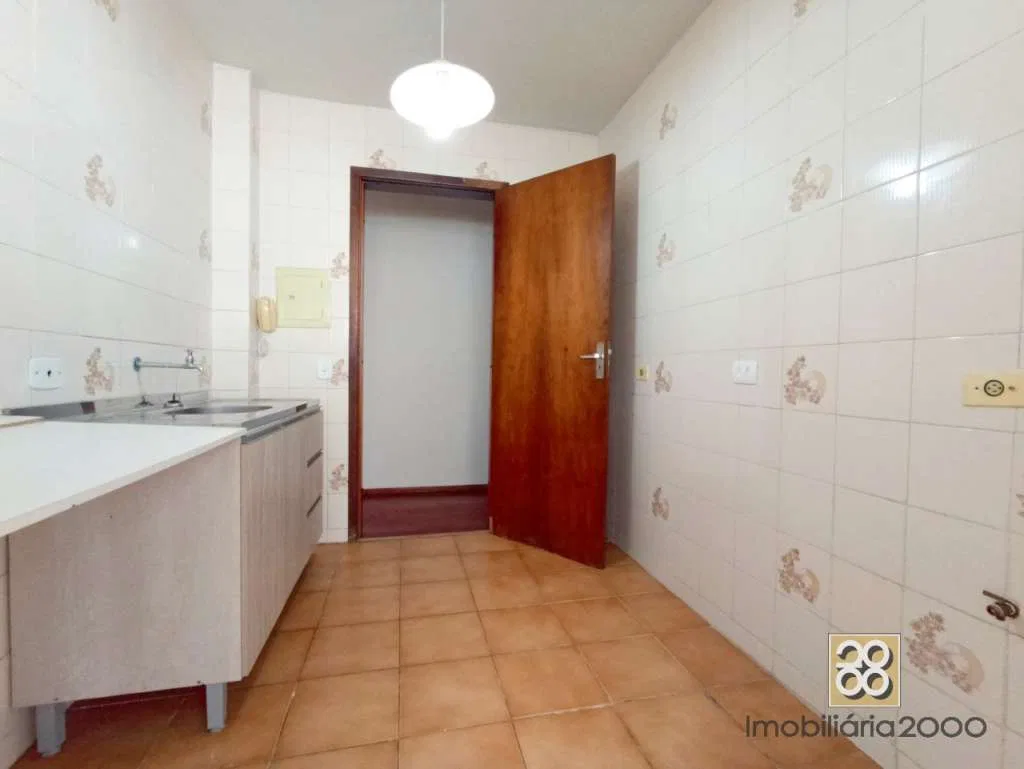 Wood or laminate floors in a 2-bedroom apartment, 67 m² — photo 25