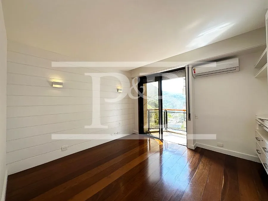 Квартира з 4 спальнями та балконом 410 м² — photo 18