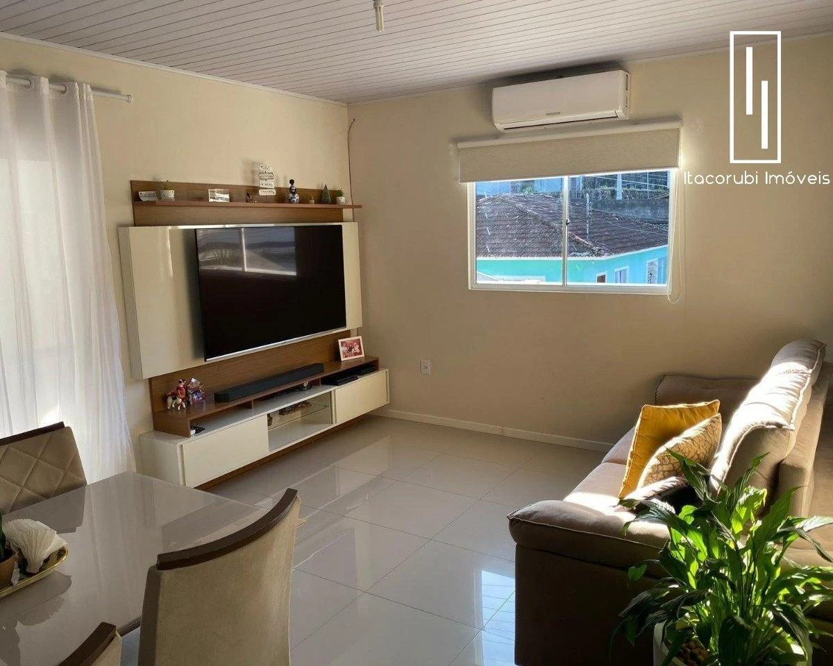 Furnished house with 3 bedrooms and open-plan gas kitchen