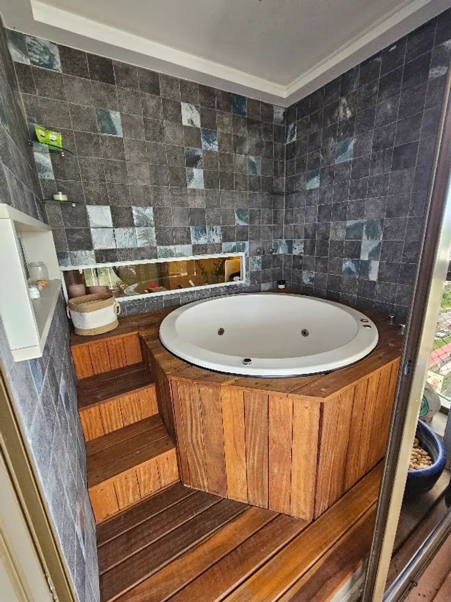 3-bedroom apartment in a building with a sauna — photo 11