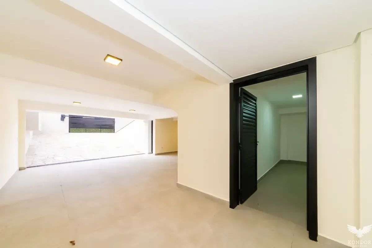 Two-story house with 230 m², 3 bedrooms and 4 baths — photo 55