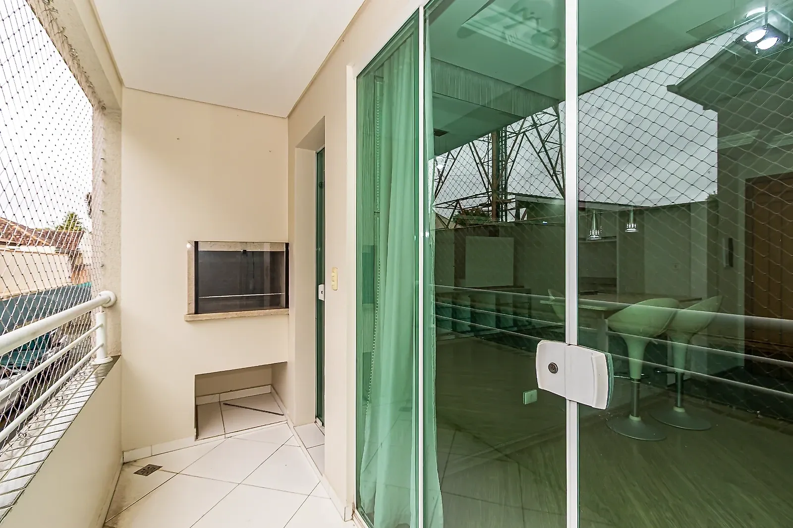 Apartamento de 2 quartos com varanda gourmet, Bacacheri — photo 12