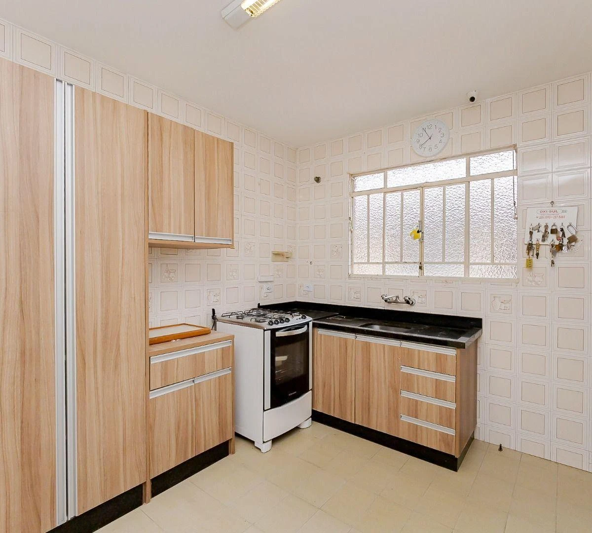 House with 4 bedrooms and 5 parking spaces — photo 5