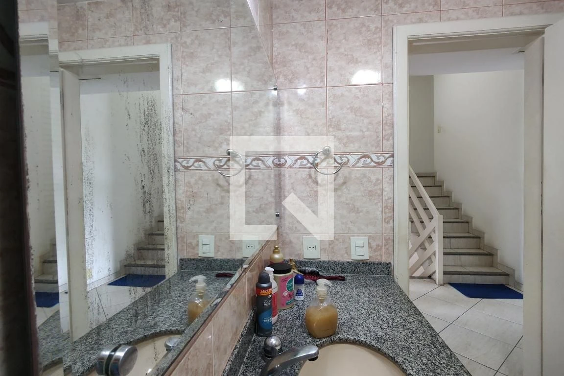 Casa mobiliada com 3 quartos, varanda e 3 banheiros — photo 95