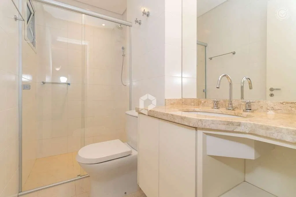 Застеклённый балкон и 2 спальни: квартира 163 м² — photo 18