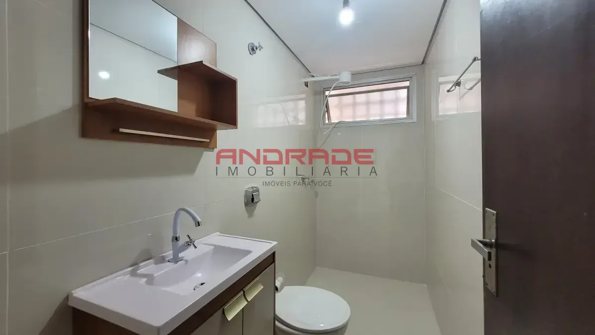3-bedroom apartment with a separate closed-off kitchen — photo 26