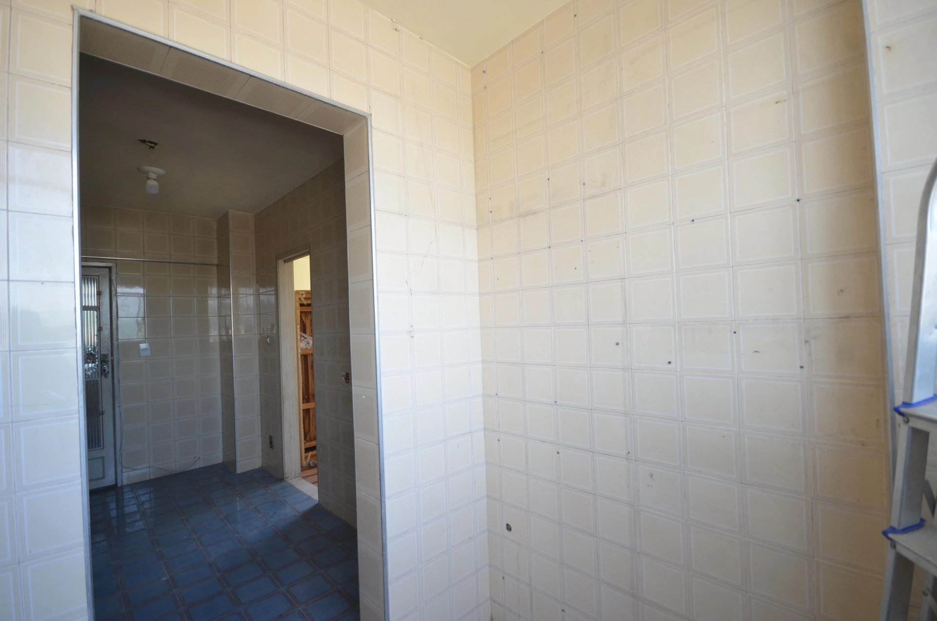 Unfurnished 2-bedroom apartment with a private garden — photo 26