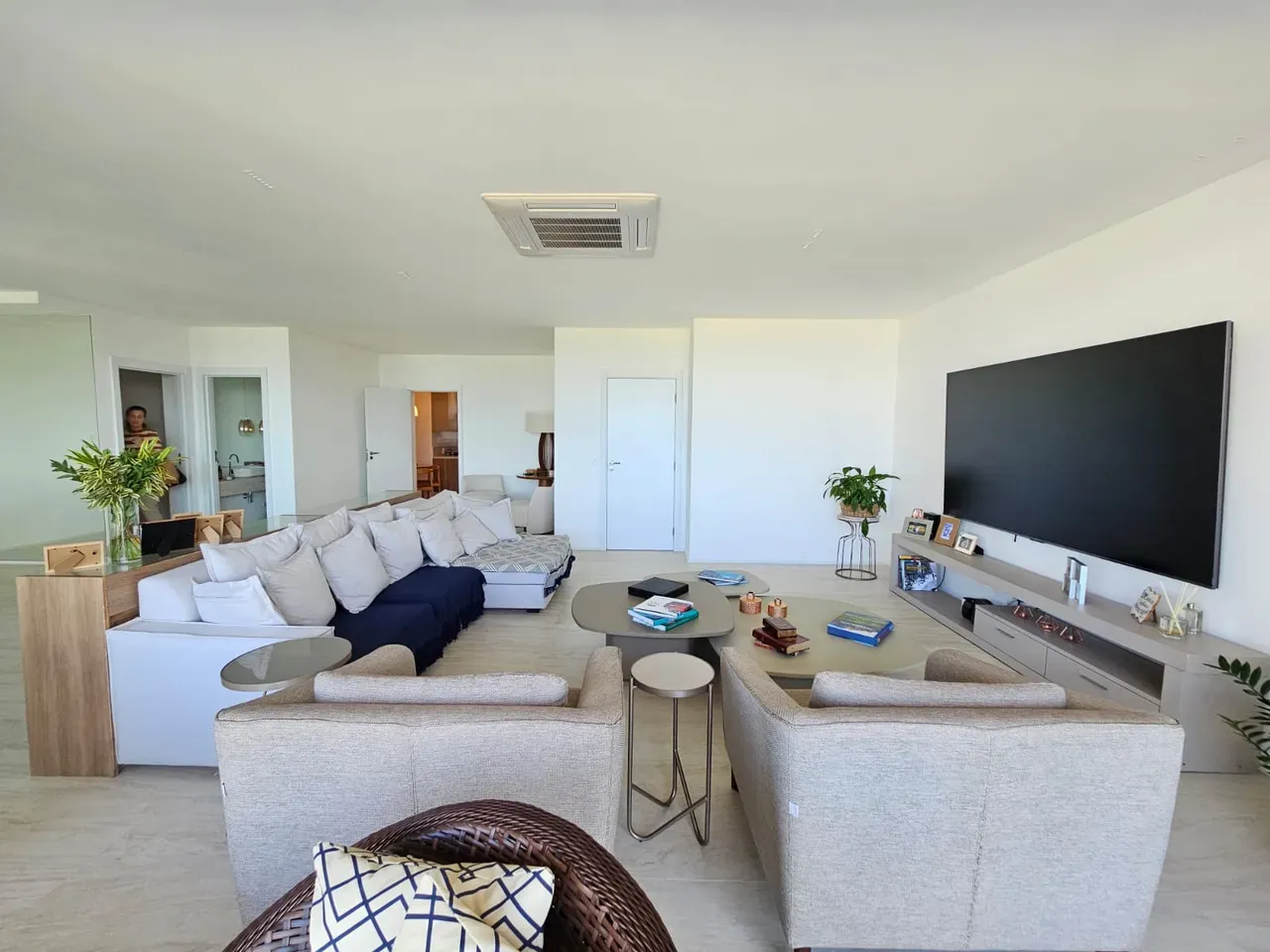 231 m² apartment with 3 bedrooms and 5 bathrooms — photo 5