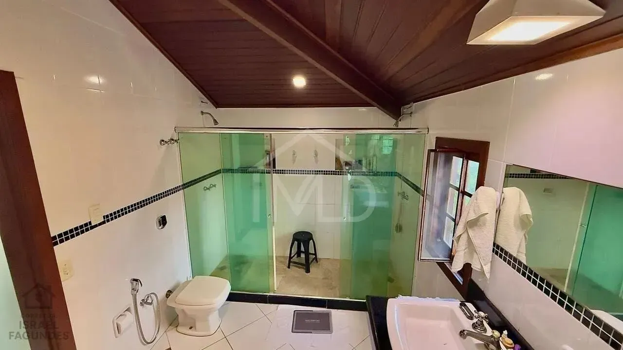 Casa mobiliada com 4 quartos e 5 banheiros, 806 m² — photo 10
