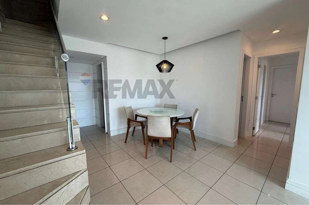 Furnished 4-bedroom apartment with 246 m² — photo 20
