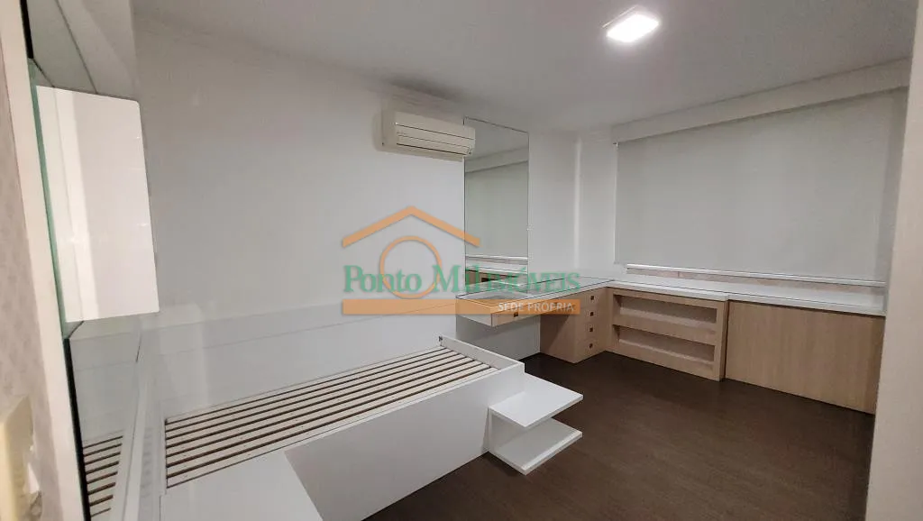 Single-floor house with 3 bedrooms and a closed kitchen — photo 9