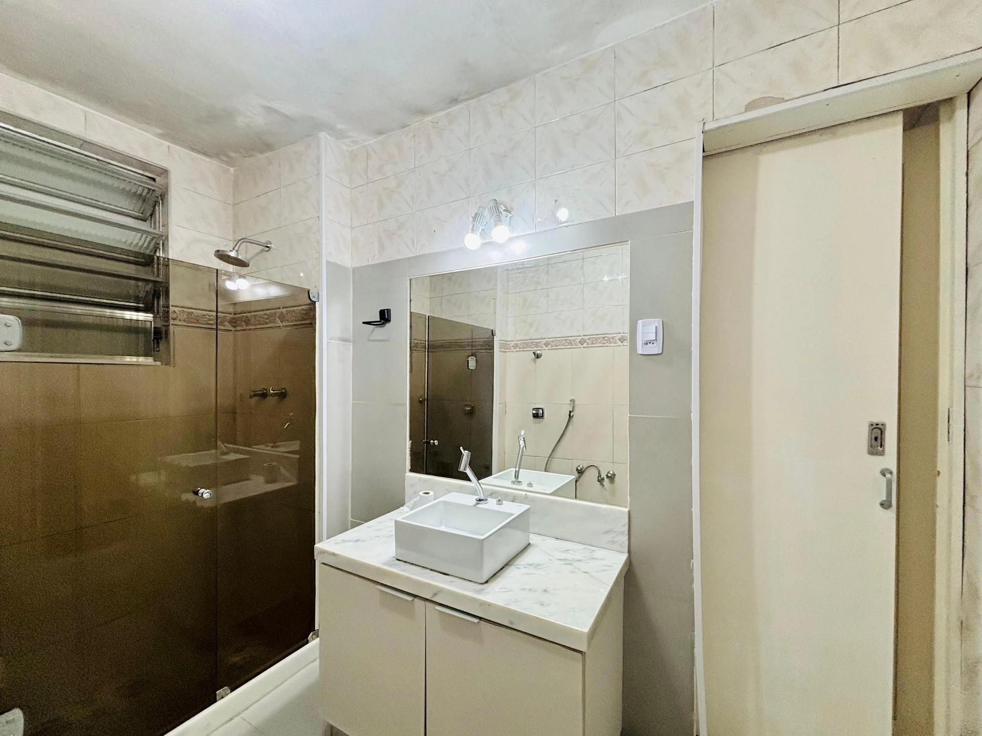 Wood or laminate floors in a 3-bedroom apartment, 110 m² — photo 21