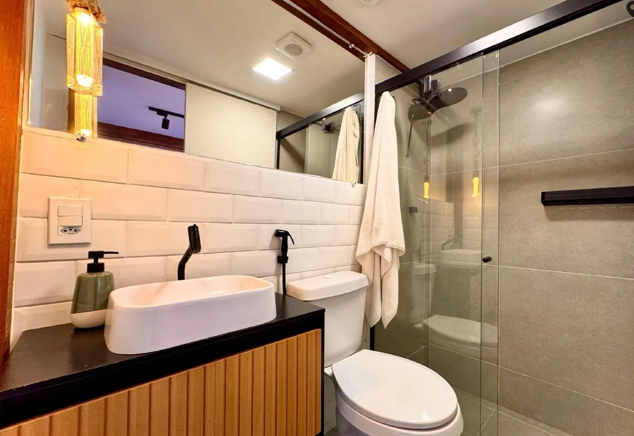 Furnished apartment, 25 m², with wood or laminate floors — photo 11