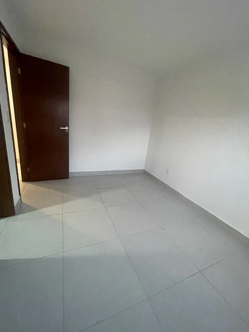 4-bedroom apartment in a building with a sauna — photo 4