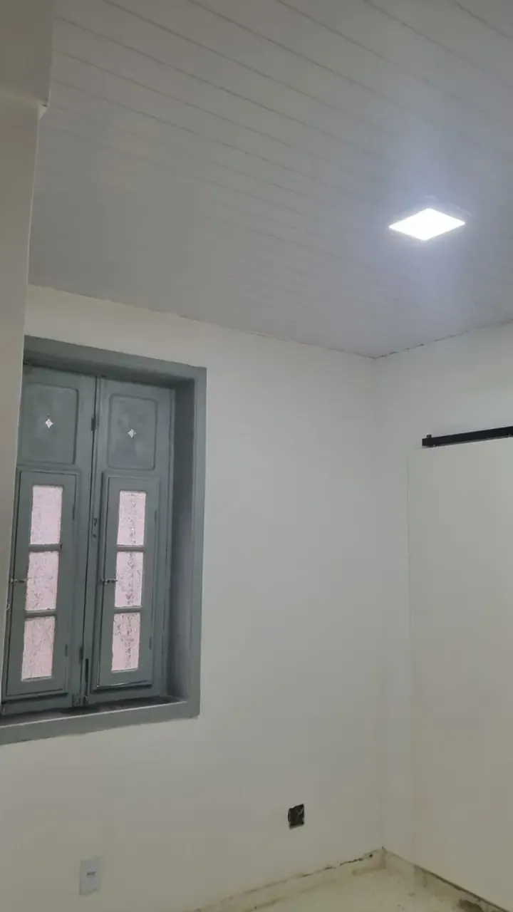 House with 3 bedrooms, air conditioning, and enclosed kitchen — photo 13