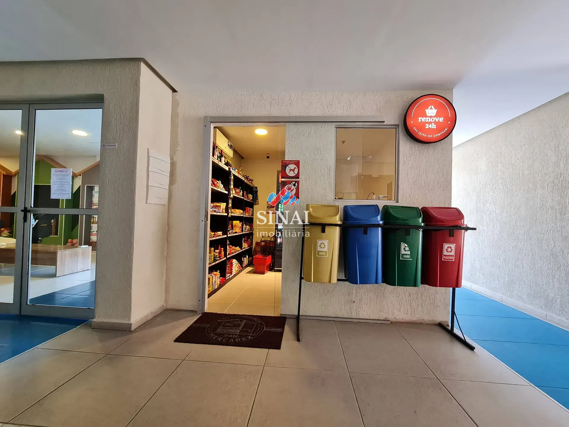 3-bedroom apartment with balcony and private BBQ — photo 41