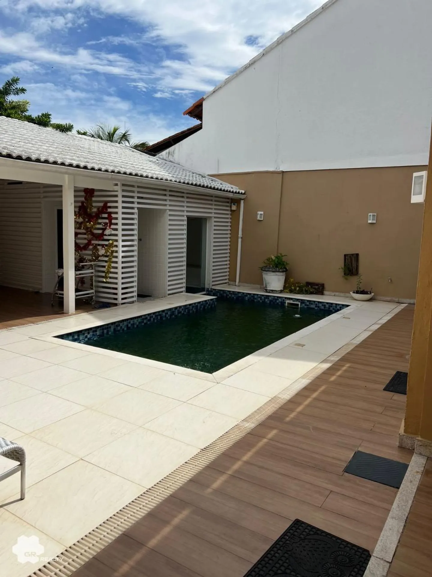 House with 6 en-suite bedrooms and 468 m² of space — photo 21