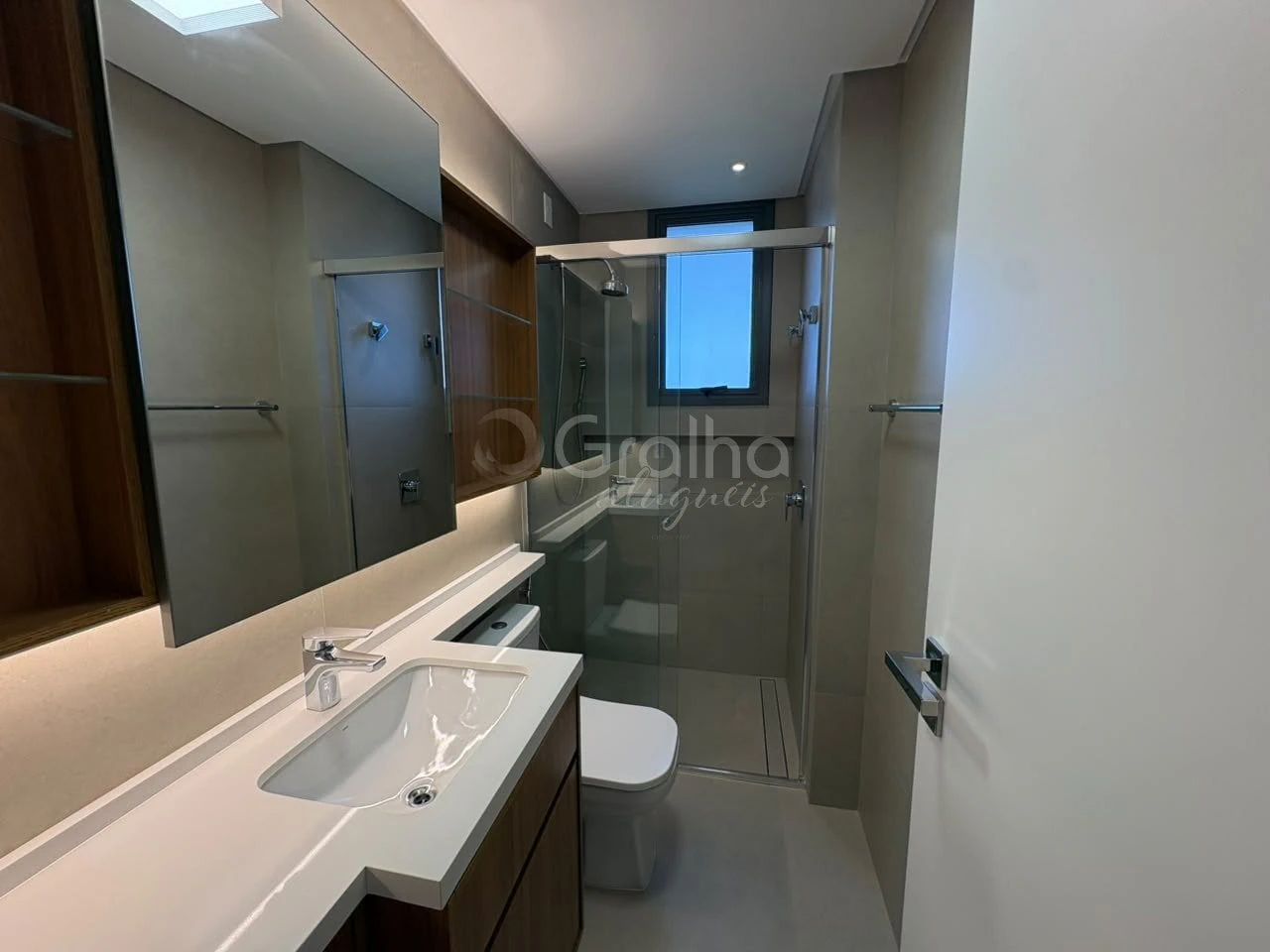 Квартира с 3 спальнями и грилем на балконе — photo 29