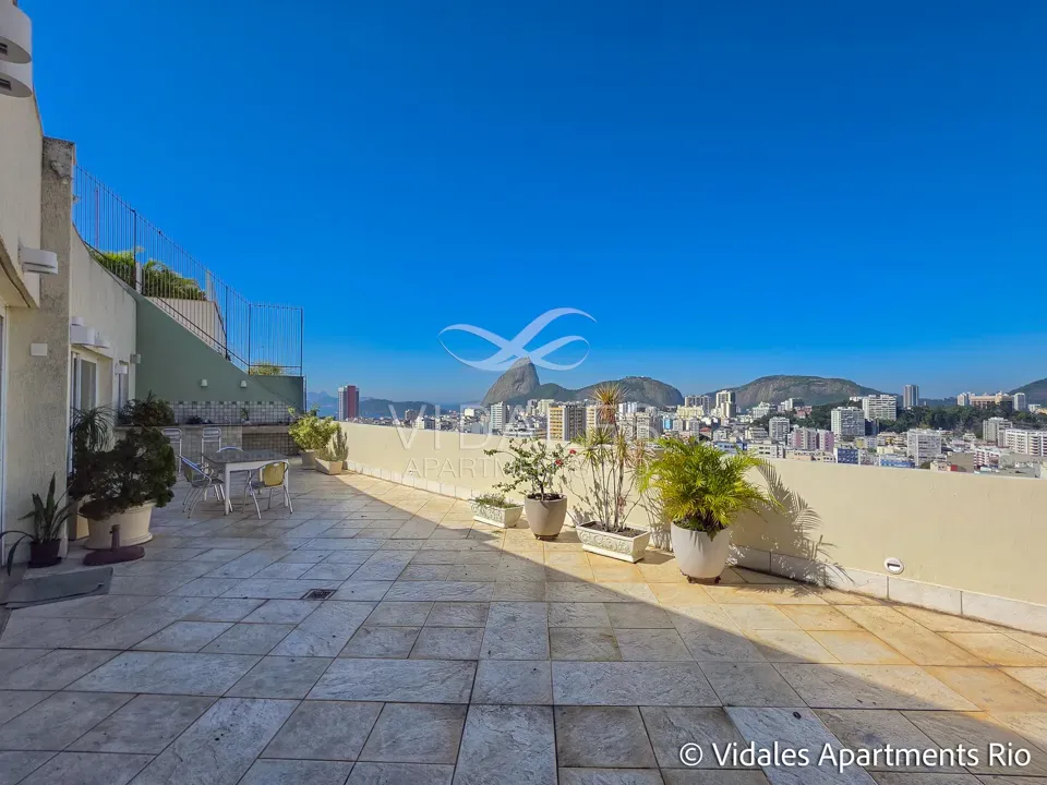 Furnished 715 m² apartment with 4 en-suite bedrooms — photo 45