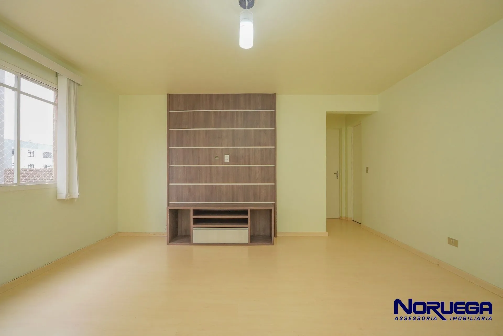 Apartment, 63 m², with wood or laminate floors — photo 22