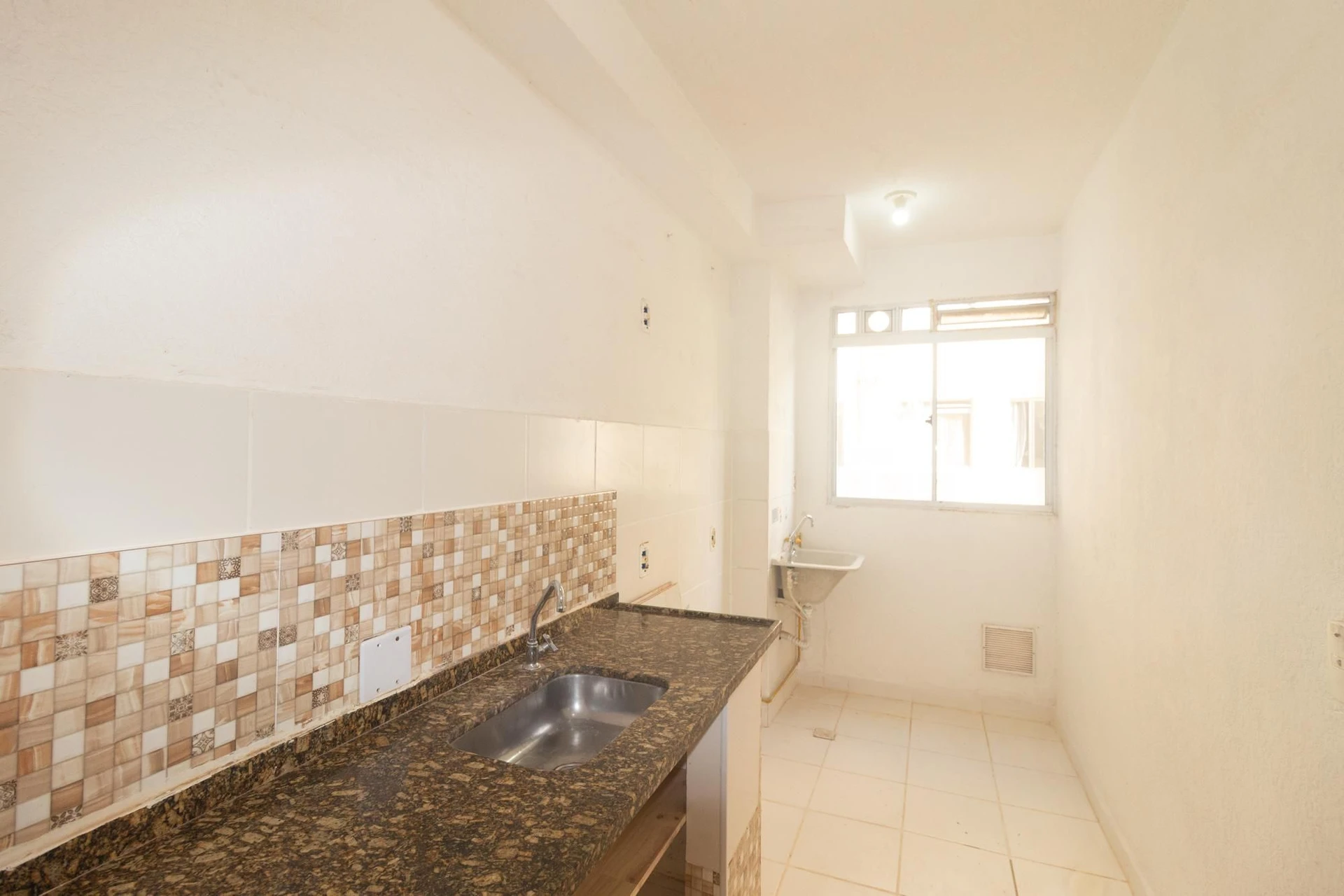 Apartment with 2 bedrooms and a kitchenette stove — photo 44