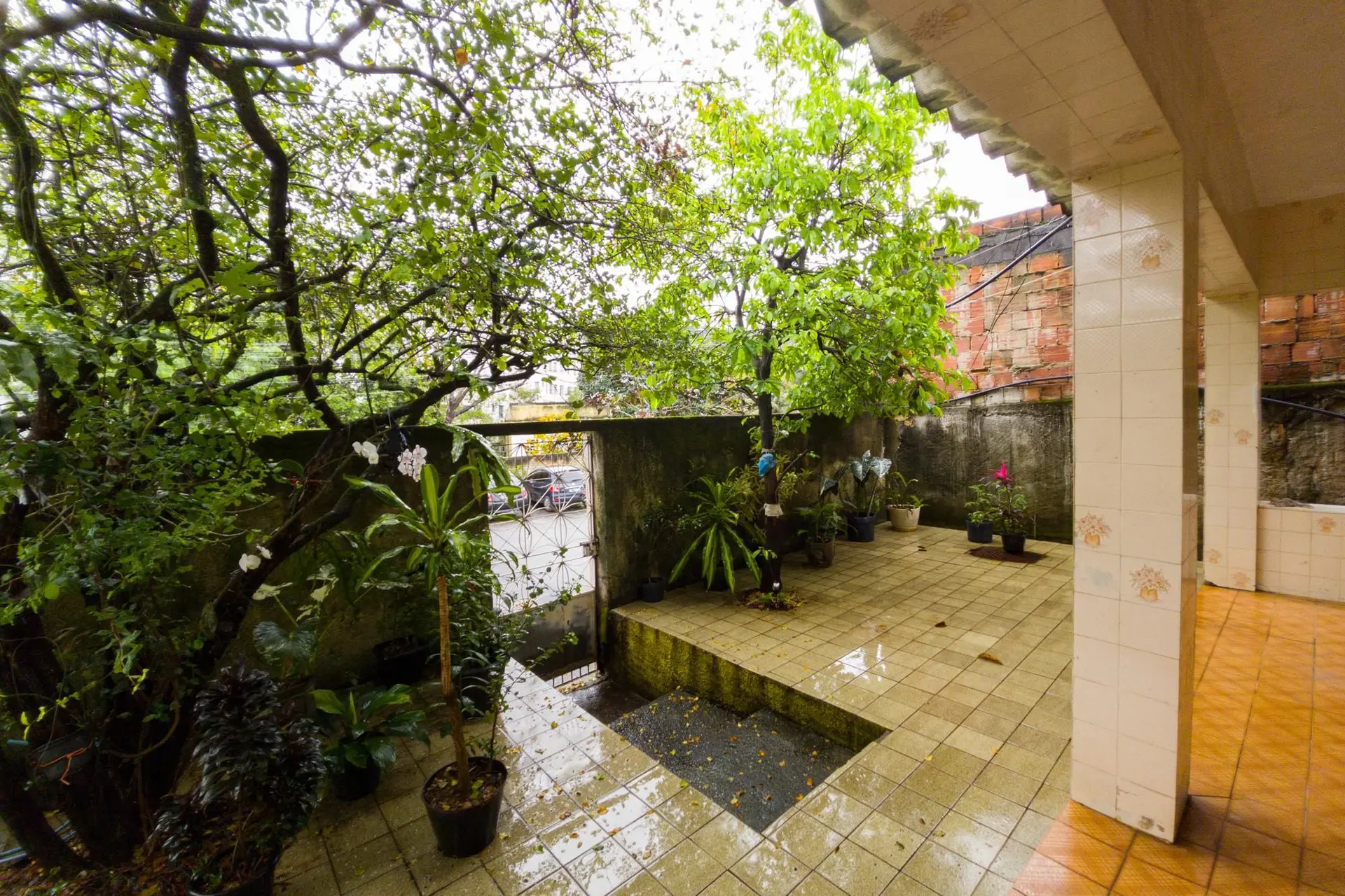 360 m² house with a home office and a garden — photo 62