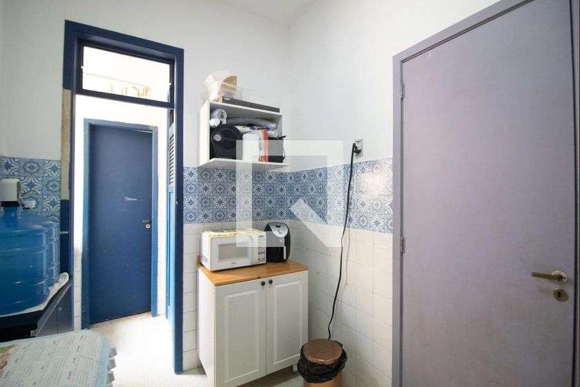 Furnished 67 m² apartment with 2 bedrooms and 1 bathroom — photo 5