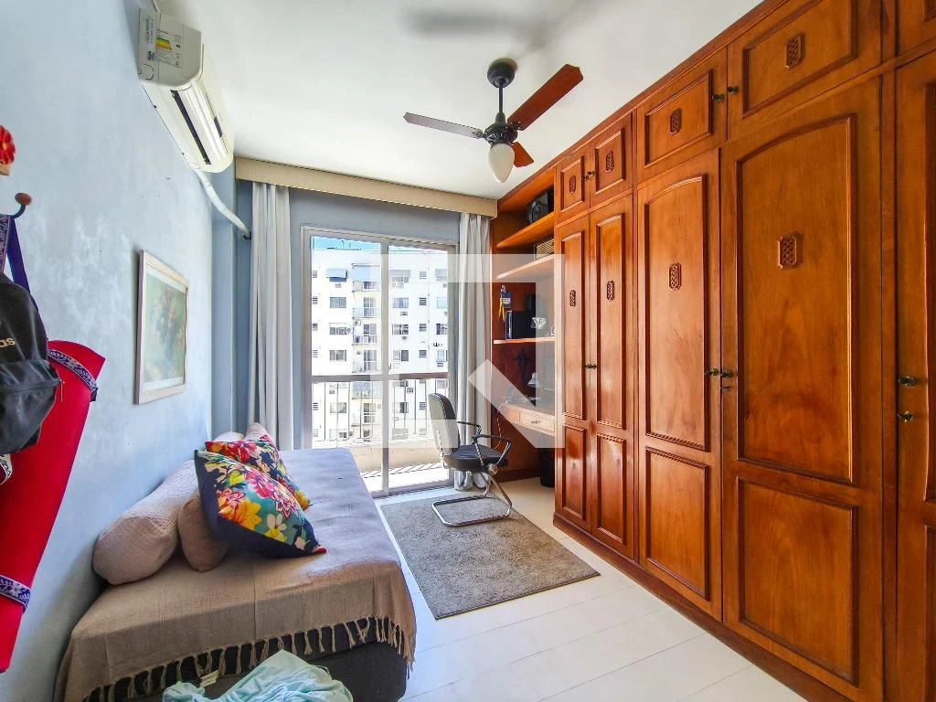 Furnished 4-bedroom apartment with balcony — photo 47
