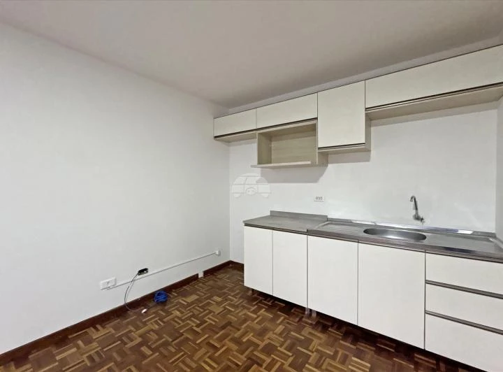 1-bedroom apartment with 32 m² and wood floors — photo 7