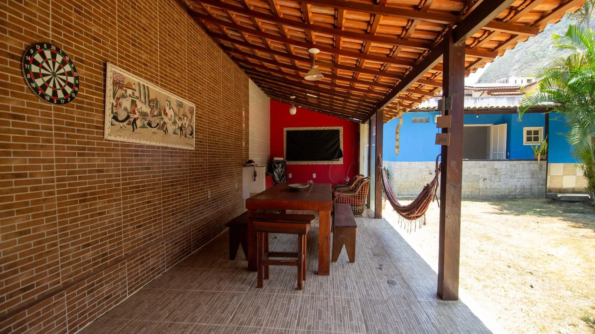 House, 260 m², with a grill on the balcony — photo 24