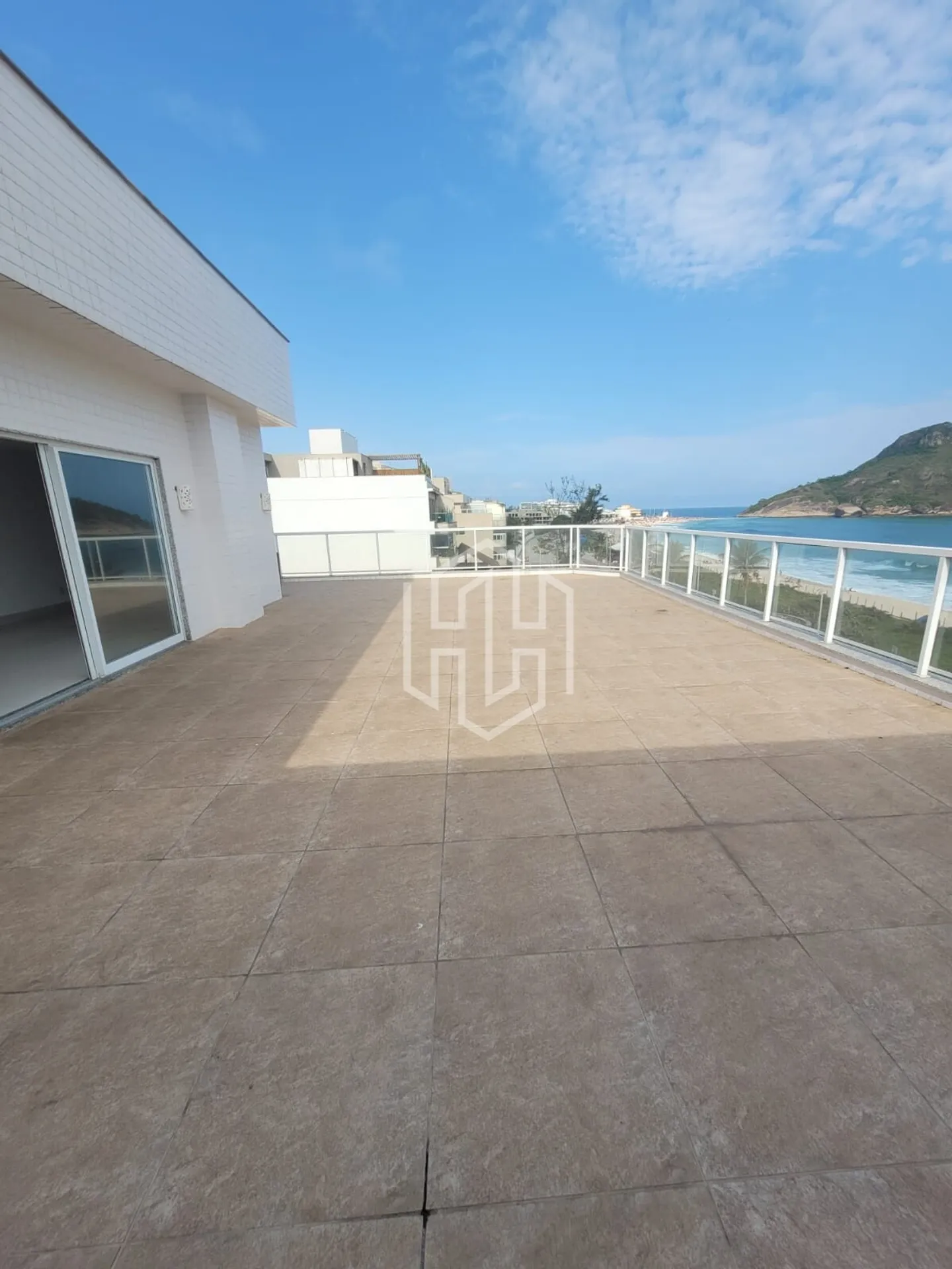4-bedroom apartment with a water view in Rio de Janeiro — photo 9