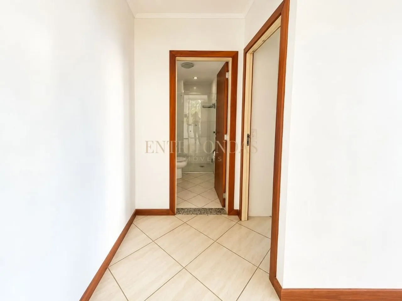 One-bedroom, 46 m² apartment in Florianópolis — photo 3