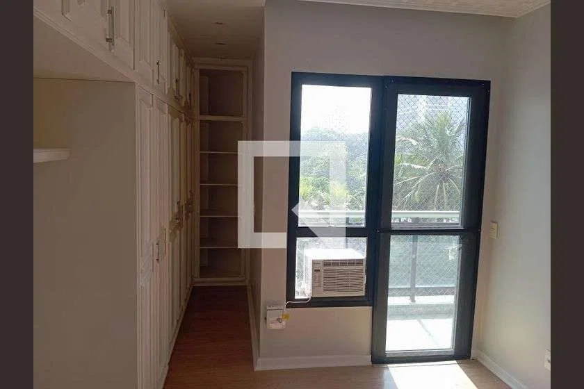 250 m² apartment with 4 bedrooms and 3 parking spots — photo 17