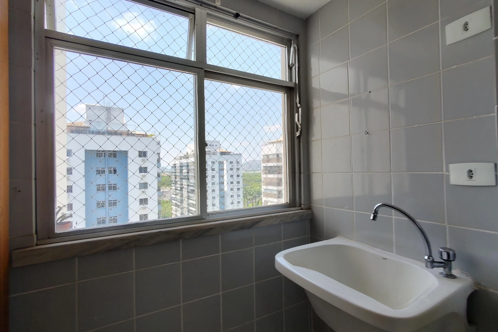 99 m² apartment with a water view and a washing machine — photo 61