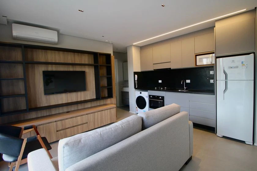 Furnished 1-bedroom apartment with private BBQ — photo 2