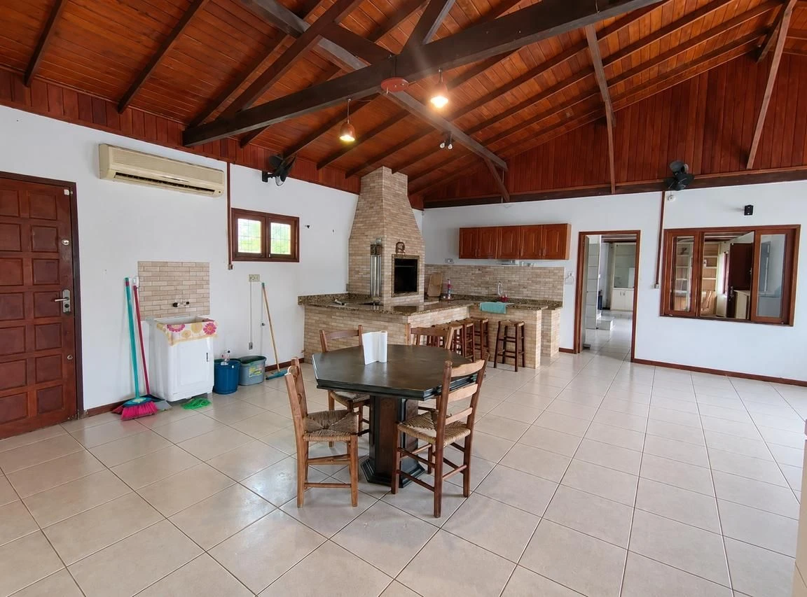 Home office in a 4-bedroom house, 270 m² — photo 4