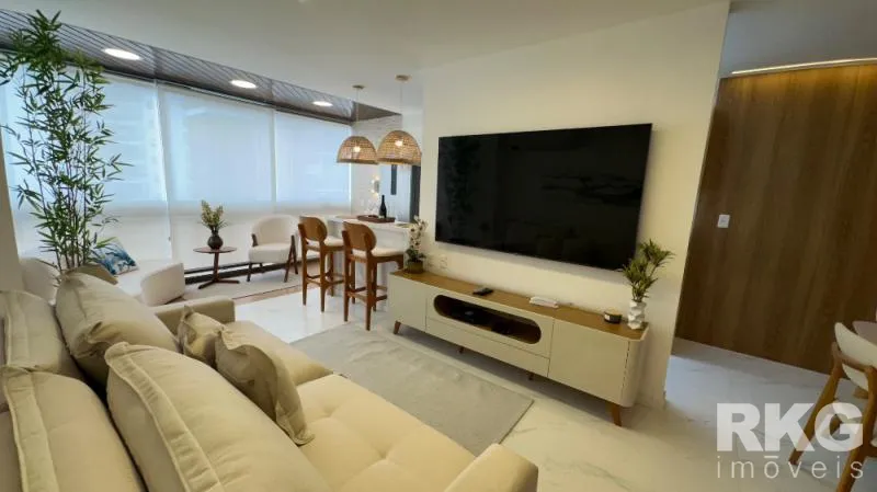 Furnished 1-bedroom apartment with open-plan kitchen — photo 13