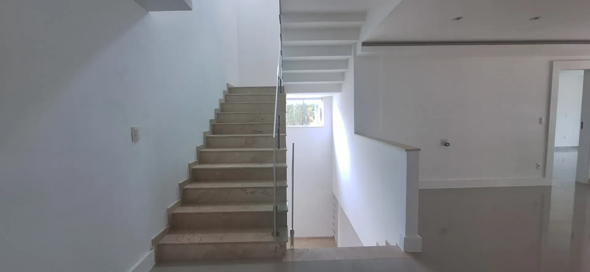 House with 900 m², 5 bedrooms and 4 parking spots — photo 29
