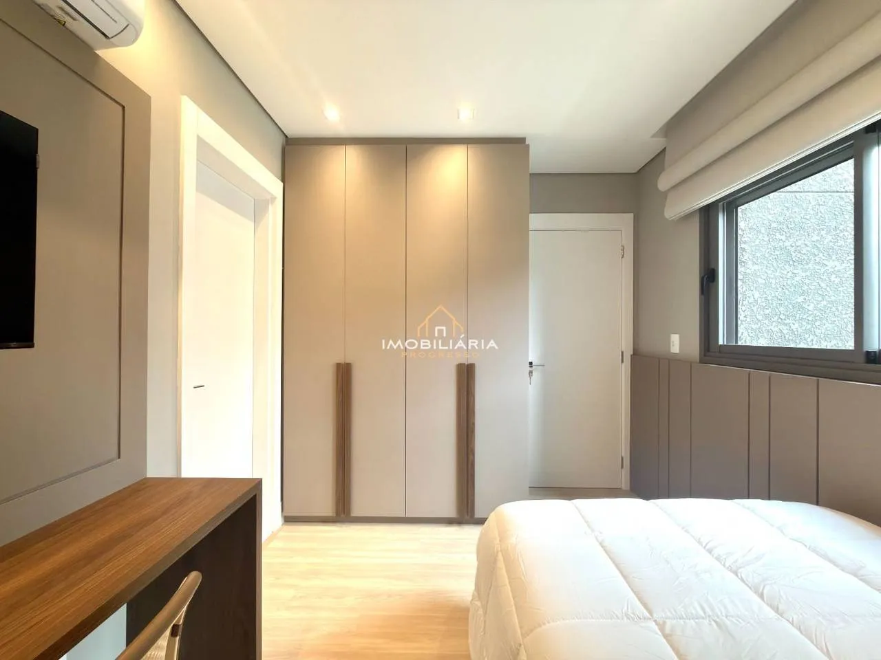 Floor-to-ceiling windows in a 3-bedroom apartment, 138 m² — photo 30