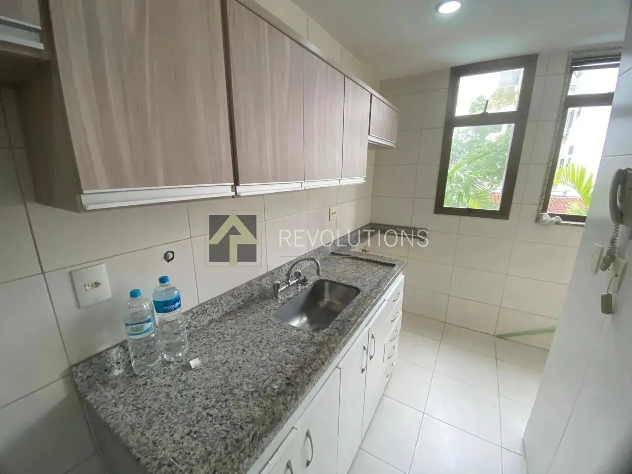 3-bedroom apartment with 3 bathrooms and balcony — photo 5