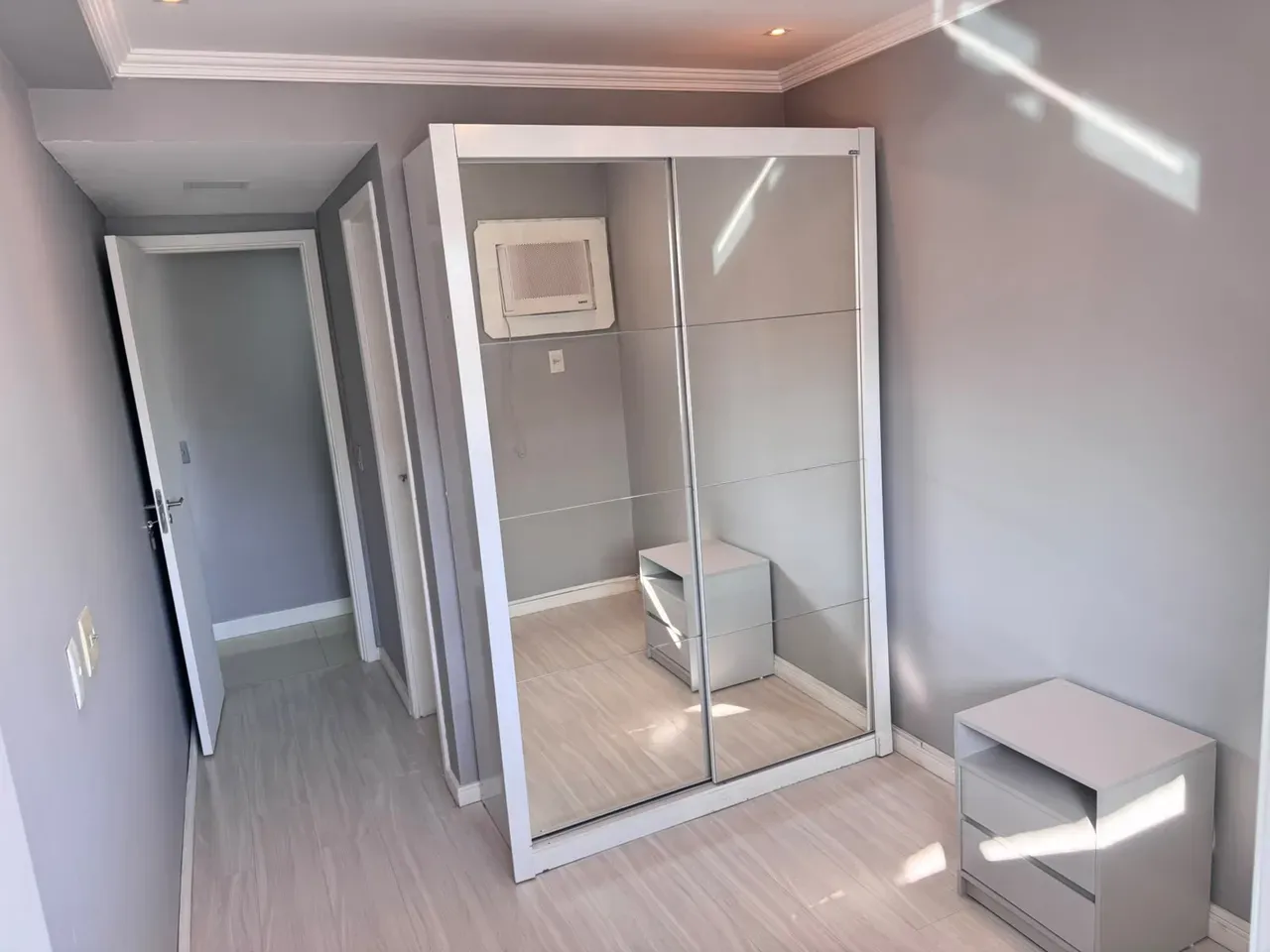 Home office in a 5-bedroom apartment, 200 m² — photo 16
